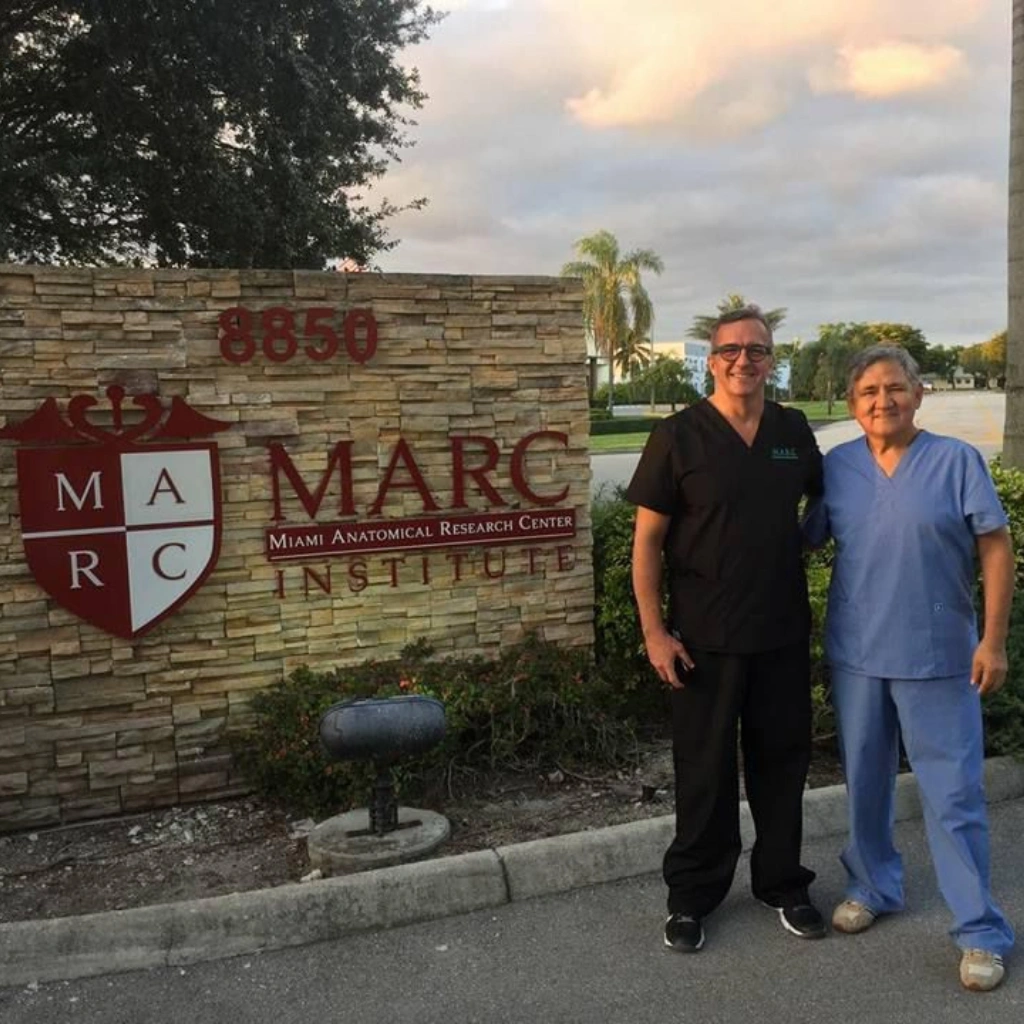 Dr Porfírio San Martin Martinez no M.A.R.C. Institute na florida